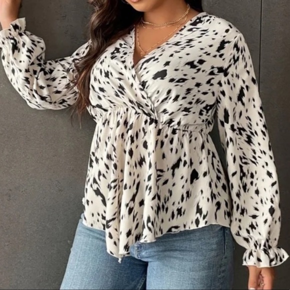 Plus Size Surplice Neck Asymmetrical Peplum Top Blouse - Picture 11 of 12